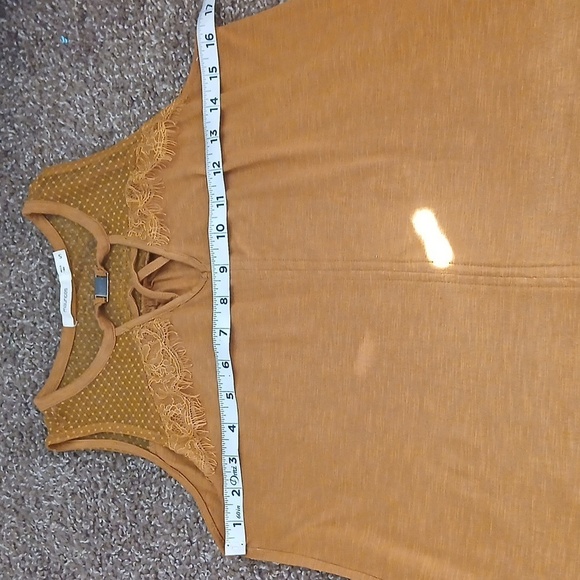 Maurices yellow key hole lace top tank top size small - Picture 10 of 13
